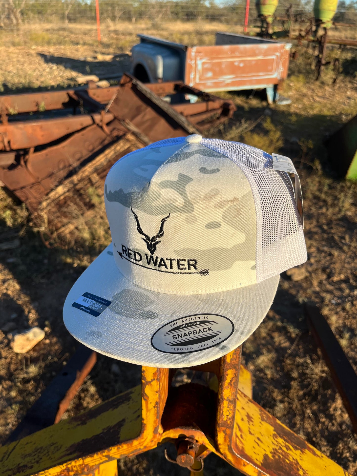 Arctic/Camo Classic Hat Black logo